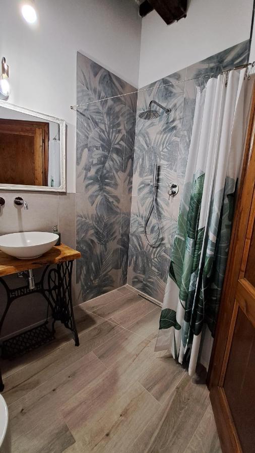 Casina Di Alice Apartment Vinci Luaran gambar