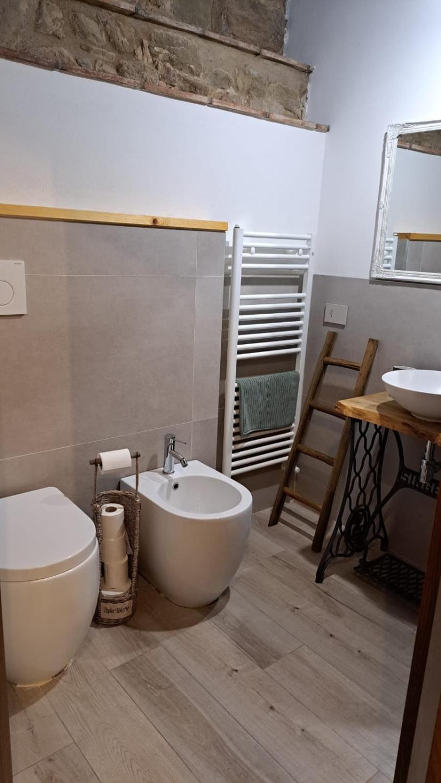 Casina Di Alice Apartment Vinci Luaran gambar